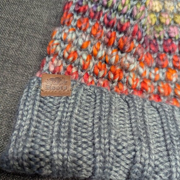 Roots Chunky Knit Pom Beanie Toque | Gray Multi Ombre | Winter Warmth - Picture 2 of 6